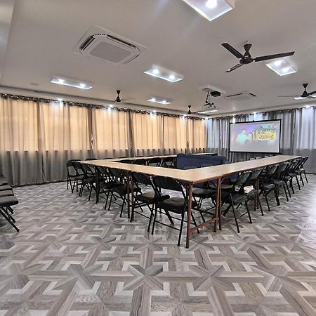 Hotel Peaceland Lumbini Extérieur photo