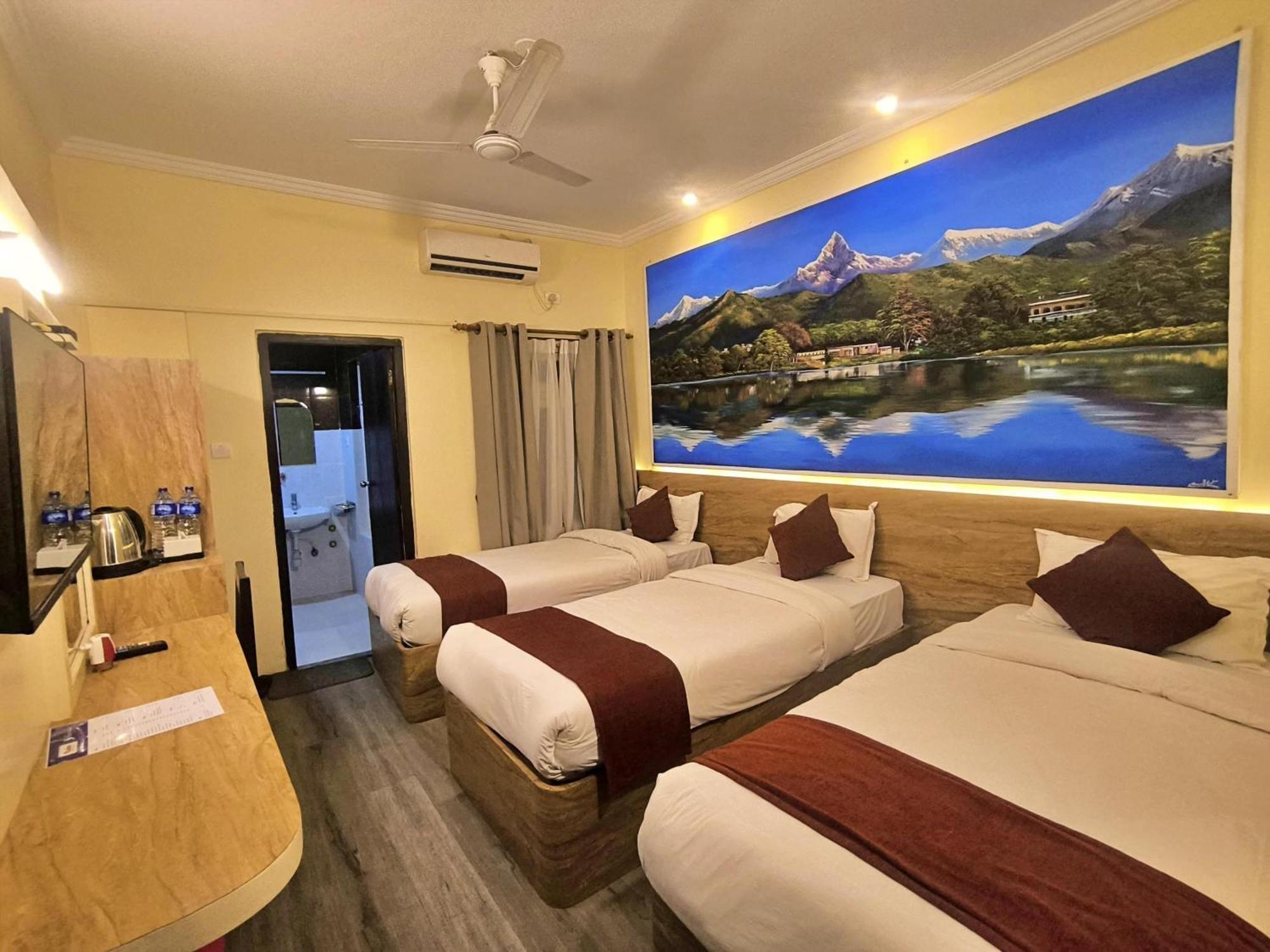 Hotel Peaceland Lumbini Extérieur photo